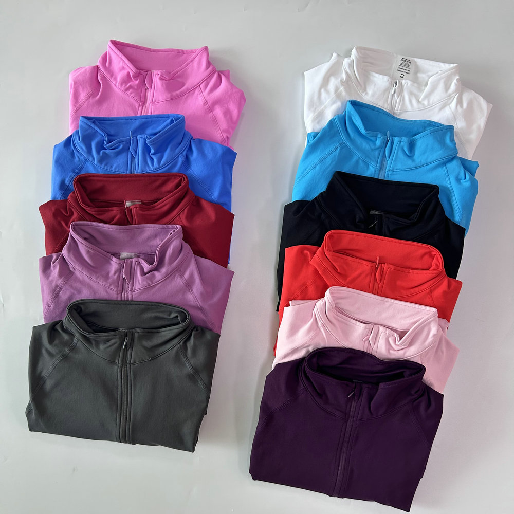 No Logo Yoga Jacket With Half  - огляд і ціна Fitness & Nutrition Lab Zapopan